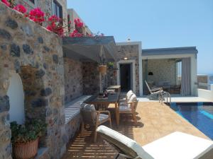 Bazén v ubytování Villa Kairos- Aegean Sea nebo v jeho okolí