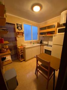 O bucătărie sau chicinetă la RIU MAR Apartment Cullera +5 fotografii