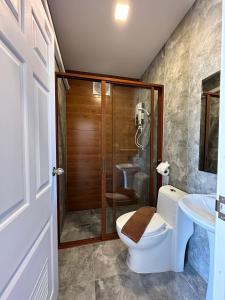 Et badeværelse på Na Khonglong + 30 billeder