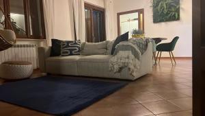 Część wypoczynkowa w obiekcie Villa Dolce Havana con piscina
