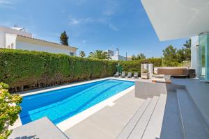 Bazén v ubytování Ferienhaus Casa Kristel nebo v jeho okolí