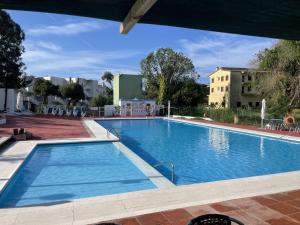 Bazén v ubytování Brava Beach nebo v jeho okolí
