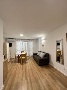 Posedenie v ubytovaní Apartments Villa Ohana