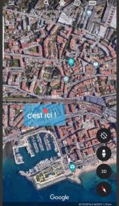um mapa do Google de uma cidade com localizações em Appartement neuf centre ville et plage à proximité em Saint-Raphaël