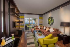 Posezení v ubytování Grand Rotana Resort & Spa
