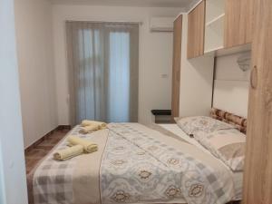 Postel nebo postele na pokoji v ubytování Superior Luxury Palma 4 stars Vorgesetzter apartments and comfortable direct about 150-200m to Sandy beach