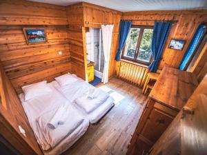 Zdjęcie z galerii obiektu Appartement rénové dans chalet savoyard - proche des pistes, balcon, animaux admis - FR-1-502-355 w mieście Tignes