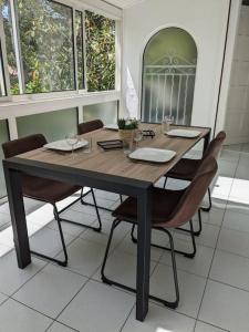 Photo de la galerie de l'établissement Maison spacieuse et lumineuse 4 personnes, à Lavilledieu