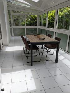 Photo de la galerie de l'établissement Maison spacieuse et lumineuse 4 personnes, à Lavilledieu