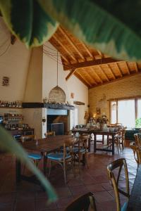 Restaurace v ubytování ECOTurisme Can Buch HOTEL