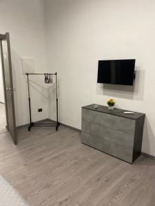 A television and/or entertainment centre at Holiday House Fifteen
