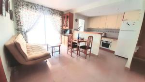 Nhà bếp/bếp nhỏ tại Benidorm apartamento segunda línea playa