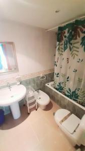 Phòng tắm tại Benidorm apartamento segunda línea playa