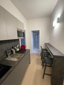 Η κουζίνα ή μικρή κουζίνα στο Linda House2