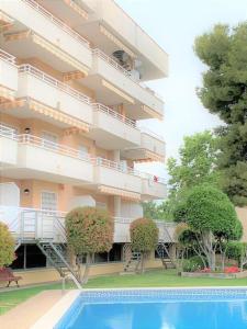 Bazén v ubytování TheHavenEscape Penthouse Pool & Sea View near Barcelona nebo v jeho okolí