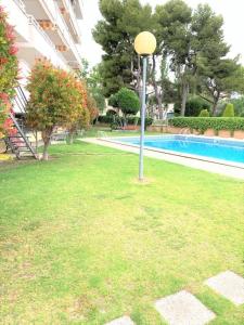 Bazén v ubytování TheHavenEscape Penthouse Pool & Sea View near Barcelona nebo v jeho okolí