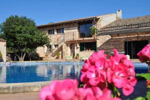 Bazén v ubytovaní Finca Cas Contador Mallorca alebo v jeho blízkosti
