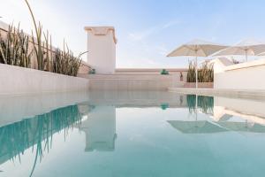 Bazén v ubytování Riad Nyla Wellness and Spa nebo v jeho okolí