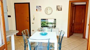 Zdjęcie z galerii obiektu Dimora Rena Dorada - Apartment in Pula, Sardinia, Italy w Puli