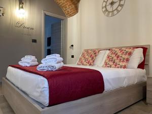 Posteľ alebo postele v izbe v ubytovaní HappyHome Bilocale centro storico Rivarolo Canavese
