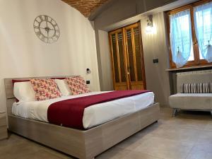 Posteľ alebo postele v izbe v ubytovaní HappyHome Bilocale centro storico Rivarolo Canavese
