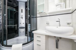 حمام في 3-Bedroom Sea View Apartment - Balcony, Elevator - Spinut, Split