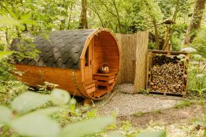 Fotografie z fotogalerie ubytování Yurt in the Wood v destinaci Hřibojedy