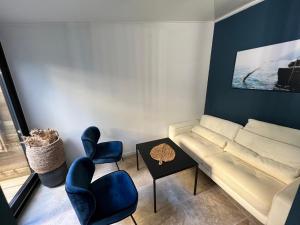 Posezení v ubytování LE GRAND PECHEUR DE CASSIS + 14 fotografií