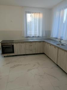 Afbeelding uit fotogalerij van Casa Venus in Sînmartin +32 foto's