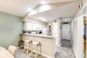 Köök või kööginurk majutusasutuses Pinehurst Condos, Unit 6-J