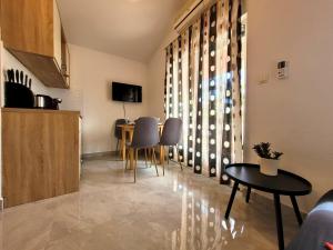 Kuchyňa alebo kuchynka v ubytovaní Apartment Jelena Vir
