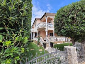Vonkajšia záhrada v ubytovaní Apartment Jelena Vir