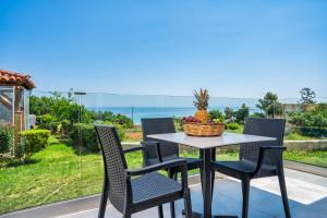 Gallery image of Amoudi Studios Apartments Hotel in Amoudi