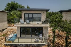 Solana's View - Ferienhäuser in ruhiger Lage, mit einer einzigartigen Aussicht, Infinity Pool, Free Parking und Wlan的阳台或露台