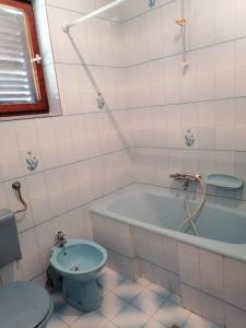 Ένα μπάνιο στο Summer 4