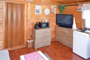 Kuchyň nebo kuchyňský kout v ubytování Chata Eva Ralsko + 23 fotografií