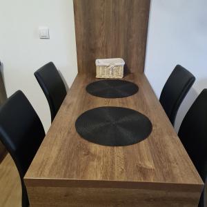 Galeri foto Apartmani Gavric Borovi 2 di Divcibare