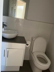 Applecross 2 Bedrooms by Swan River的一间浴室