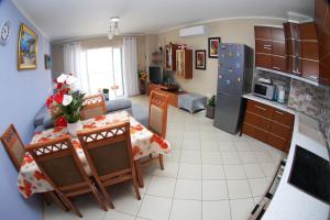 Gallery image of Alban sea view apartment in Sarandë +17 photos