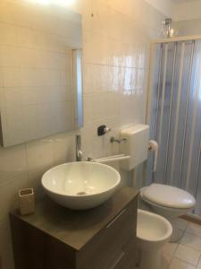 A bathroom at Tana Dell'Orso
