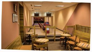 Biliardový stôl v ubytovaní Horský Hotel Sněženka