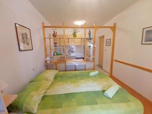 Boutique Apartment in Pje cana Uvala with Balconyにあるベッド