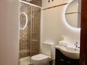 Ванная комната в 1E.Tranquilo y soleado en la Plaza de las Mercedes