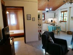 A seating area at Tota's Family House