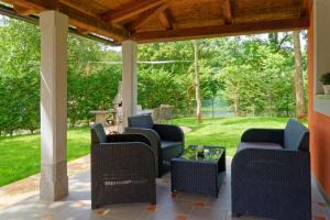 Ogród w obiekcie Holiday Homes Sunny Twins by Rent Istria