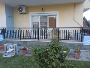 Afbeelding uit fotogalerij van Irini apartment 3 in Néa Koútali