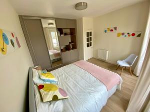 Charming fisher house on the Seasideにあるベッド