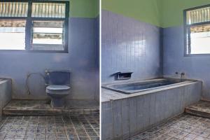 SPOT ON 92682 Badar Guest House Syariah في بندر لامبونغ: صورتين لحمام مع مرحاض وحوض استحمام