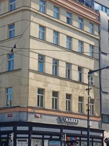 Budova, kde se aparthotel nachází