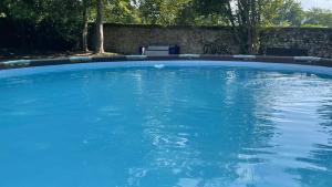 Bazén v ubytování Villa Las Ardillas nebo v jeho okolí